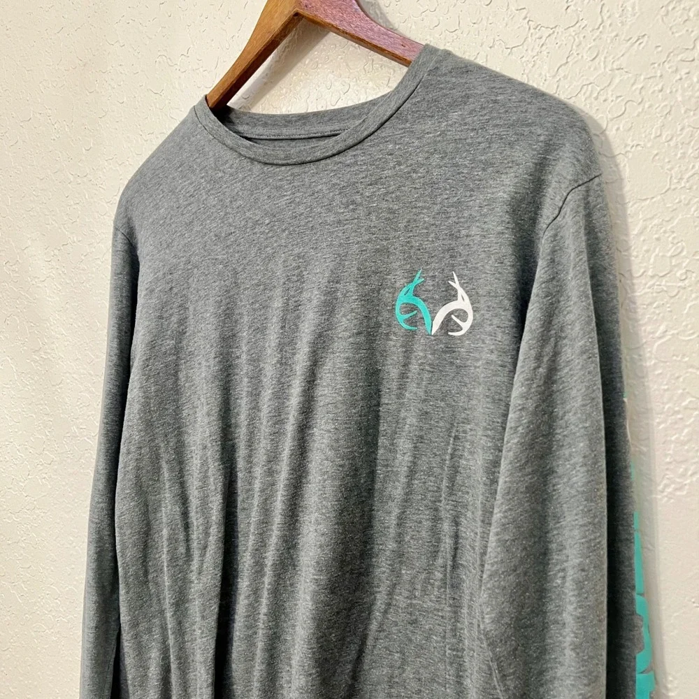 REALTREE Mens Long Sleeve Gray Shirt Logo Graphic Size Large Gorpcore Outdoor